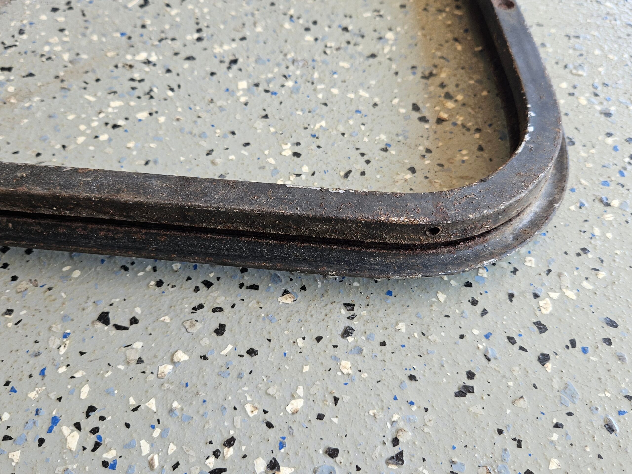 1935-1936 Ford 48-45410 Closed Car Windshield Frame Solid, Rust-Free Original - Image 3