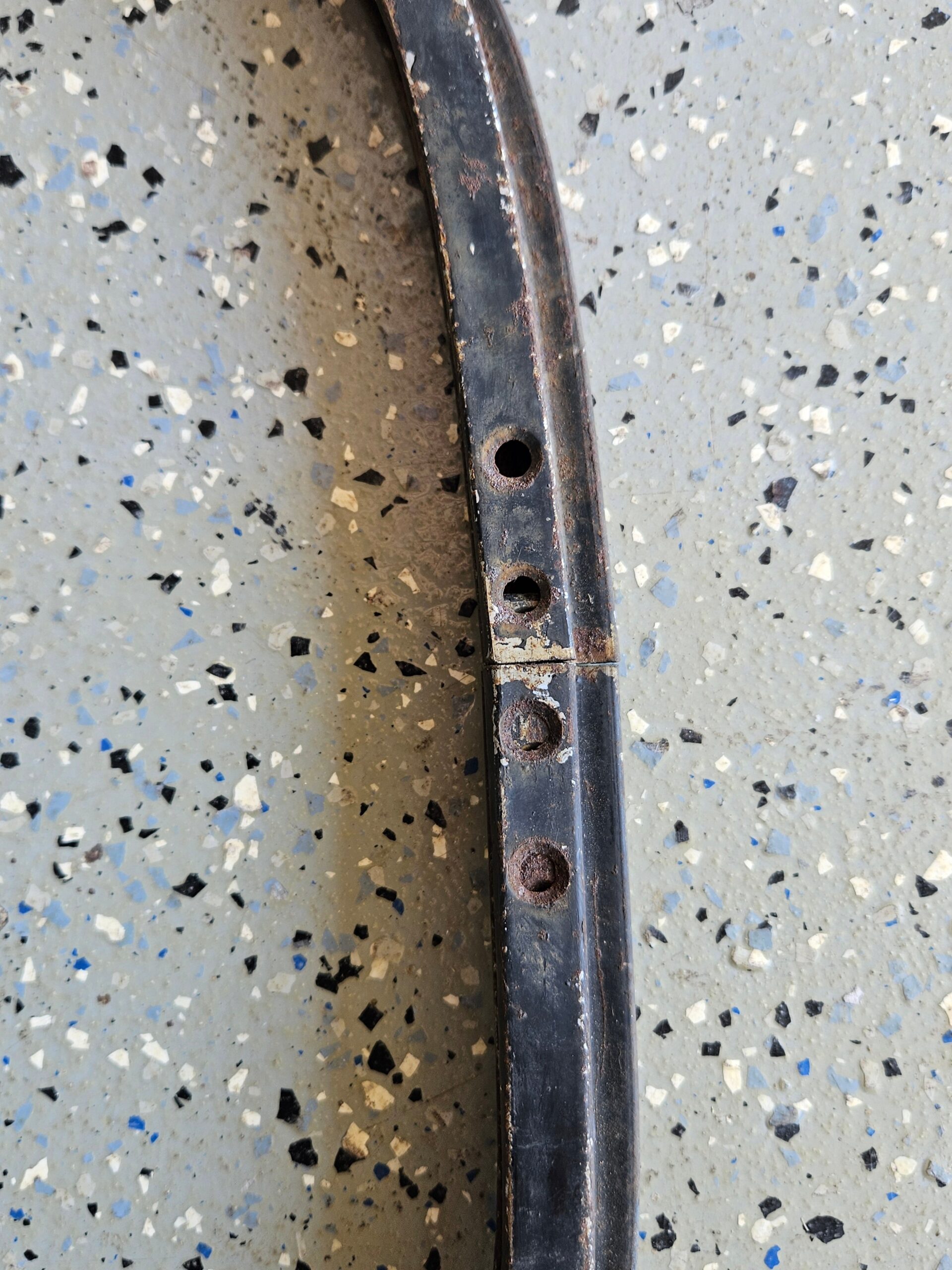 1935-1936 Ford 48-45410 Closed Car Windshield Frame Solid, Rust-Free Original - Image 7