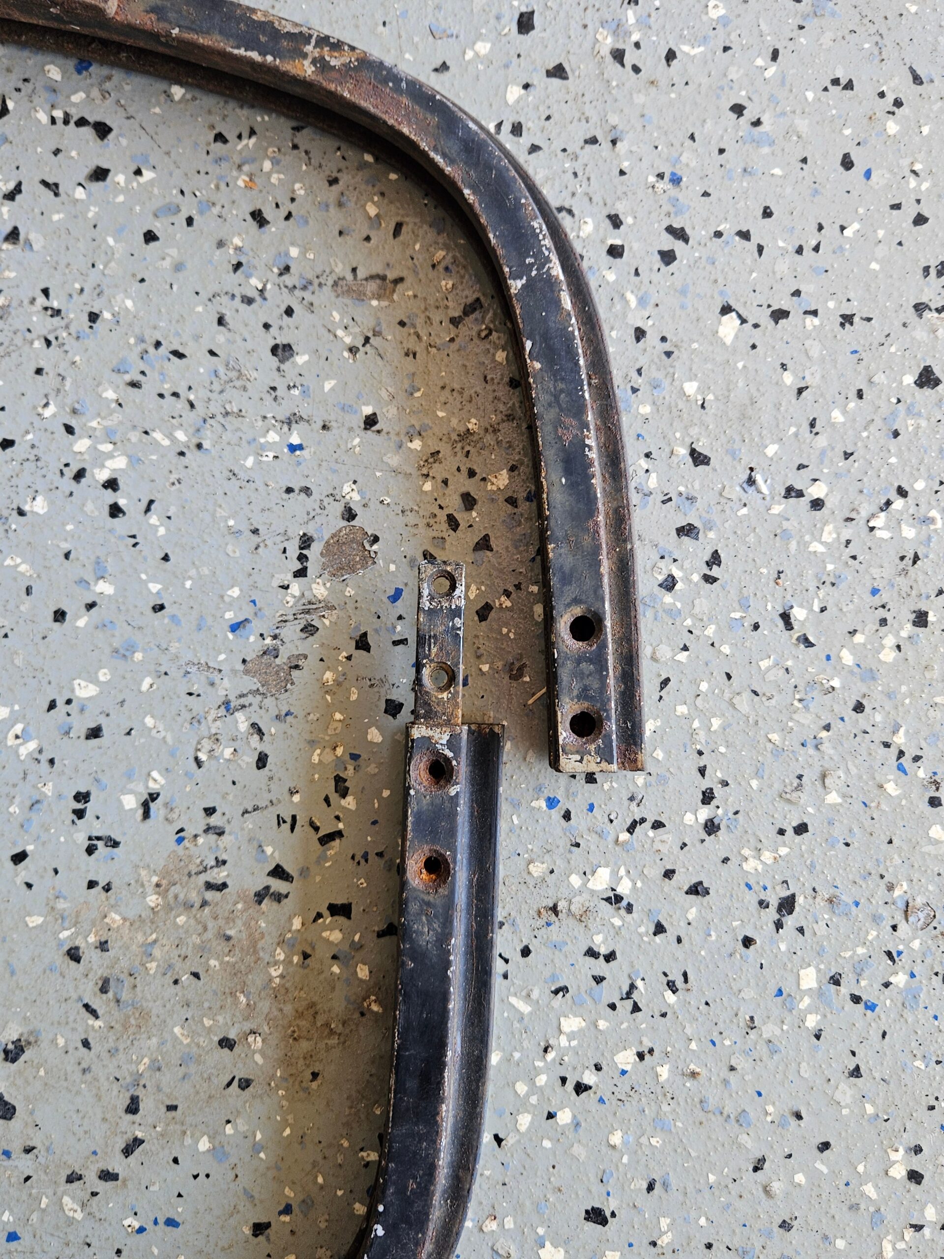 1935-1936 Ford 48-45410 Closed Car Windshield Frame Solid, Rust-Free Original - Image 8