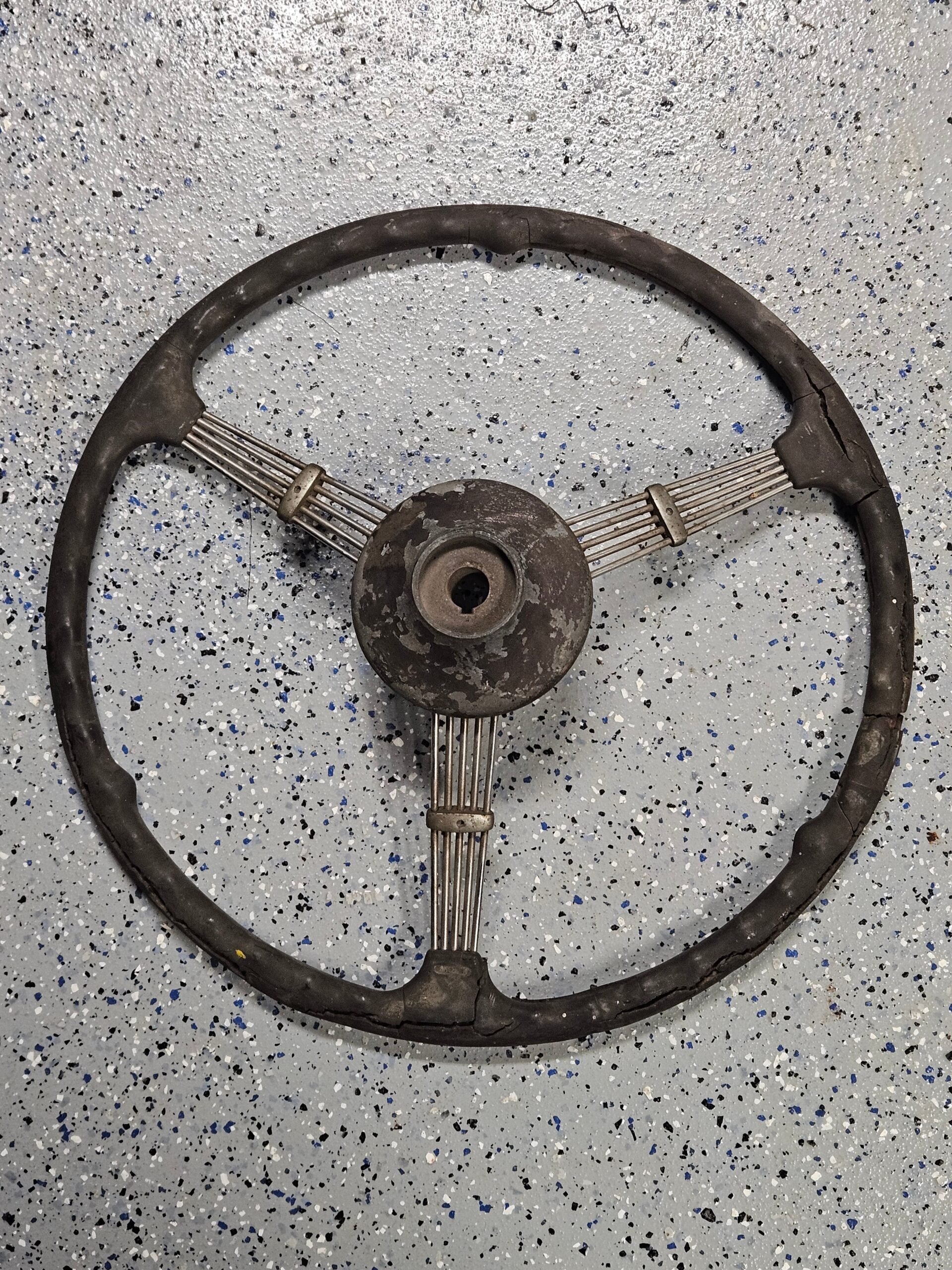 1938-1939 Ford 81A/91A-3600 17" Banjo Steering Wheel Original OEM V8 Hot Rod - Image 7